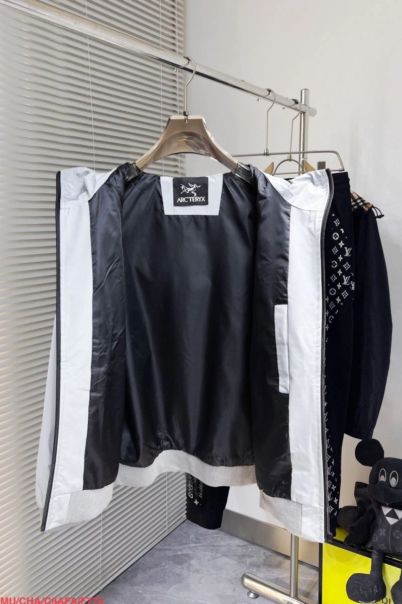 Sporty Arcteryx Outwear 162185