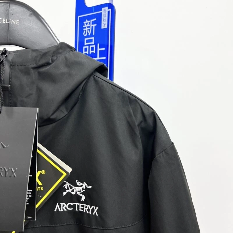 Arcteryx Outwear Stretchable 162177