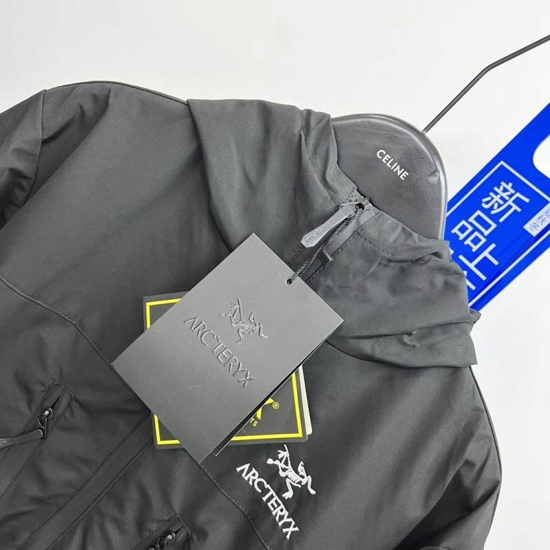 Arcteryx Outwear Stretchable 162177