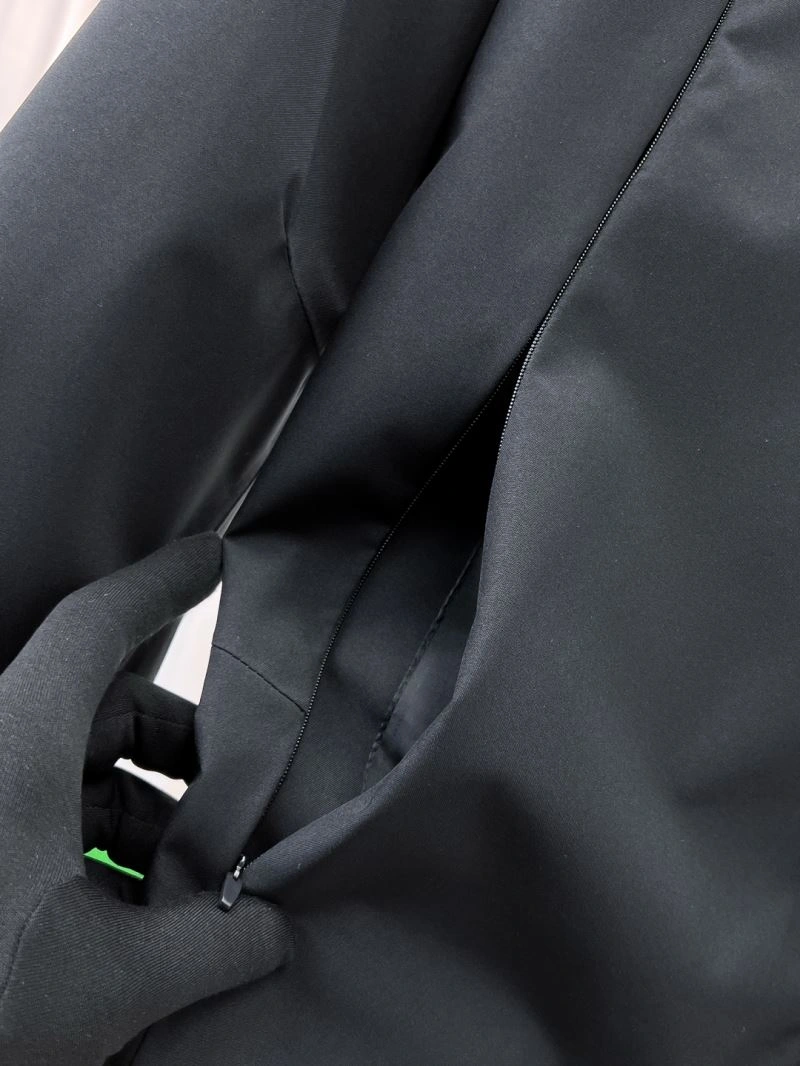 Snug Arcteryx Outwear 162159