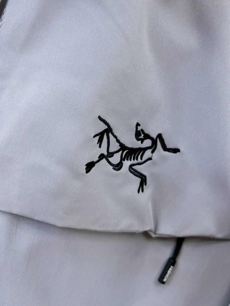 Arcteryx Outwear ZipUp 162137