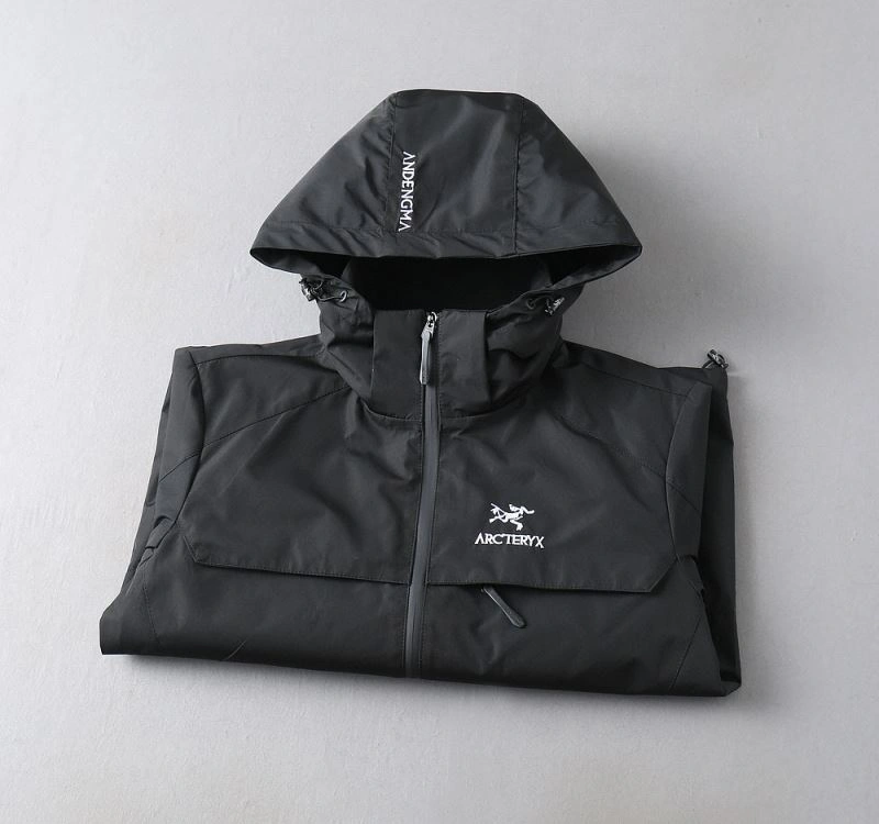 Lightweight Arcteryx Outwear 162136
