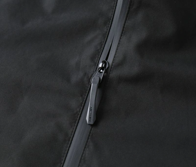 Lightweight Arcteryx Outwear 162136