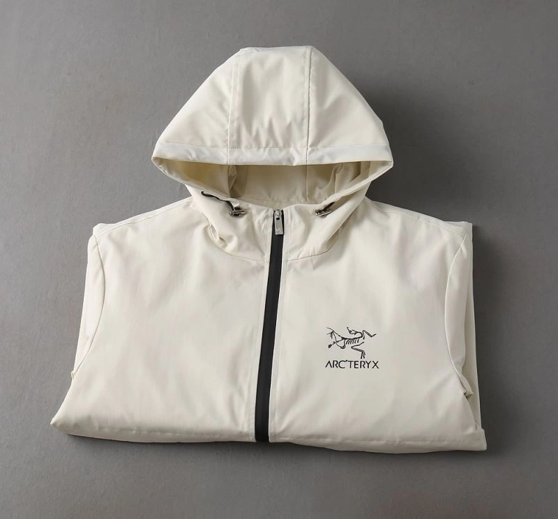 Neat Arcteryx Outwear 162132