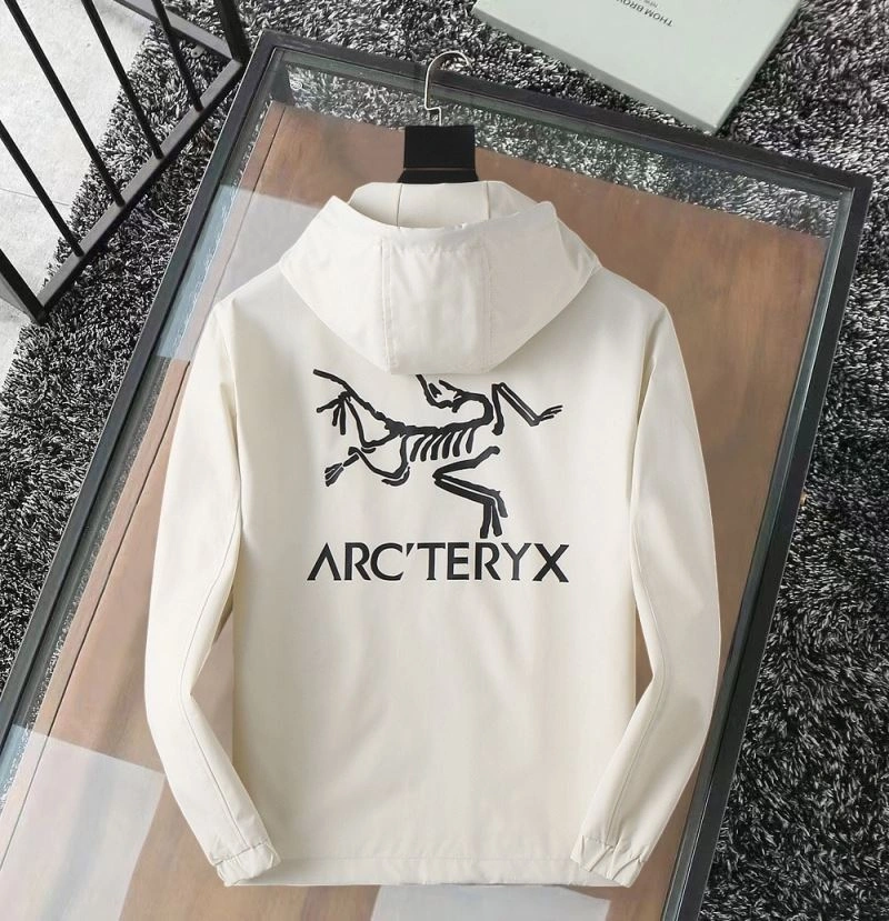 Neat Arcteryx Outwear 162132