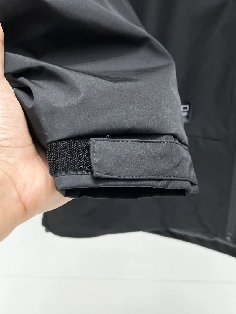 Arcteryx Outwear Sporty 162163