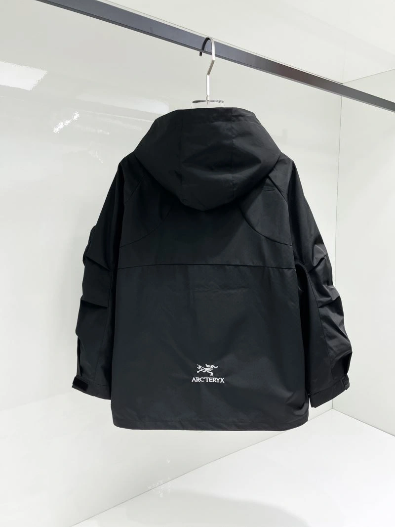 Arcteryx Outwear Sporty 162163