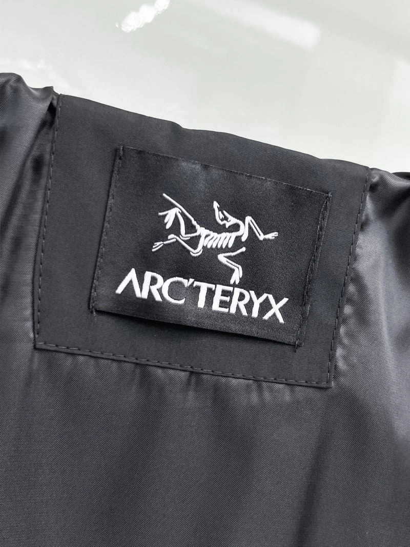 Arcteryx Outwear Sporty 162163