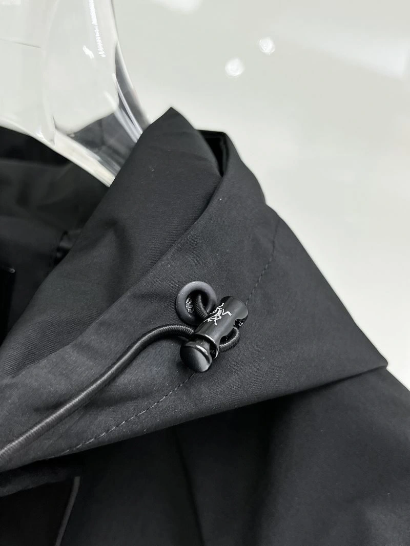 Arcteryx Outwear Sporty 162163