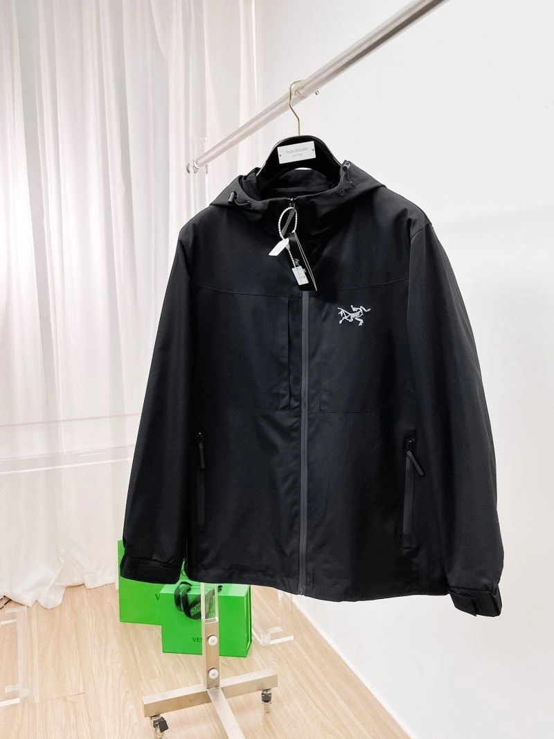 Minimalist Arcteryx Outwear 162063