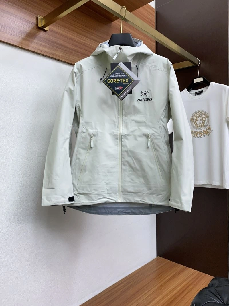 Arcteryx Outwear Breathable 161213