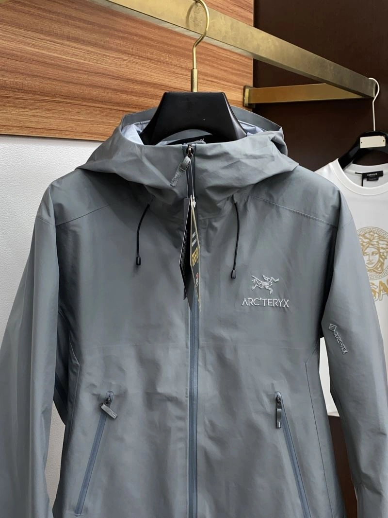 Functional Arcteryx Outwear 161146