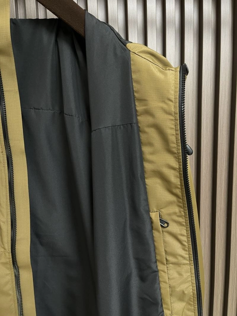 Sporty Arcteryx Outwear 161135