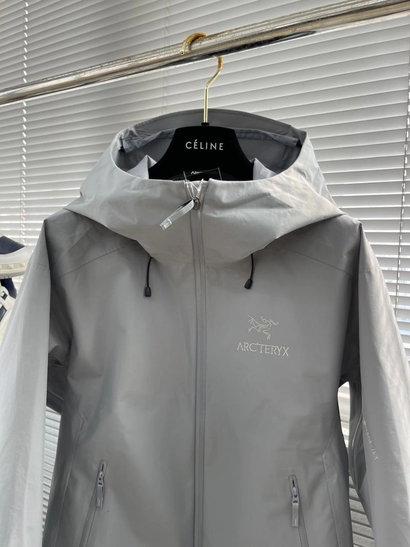 Arcteryx Outwear Versatile 161128