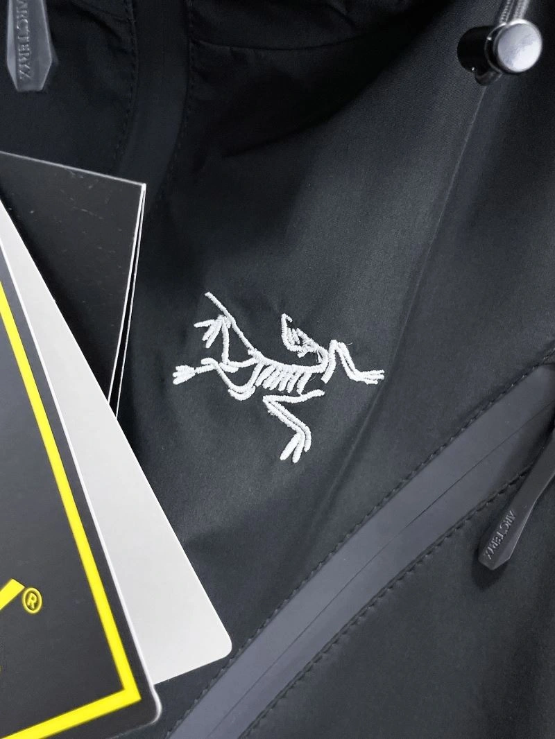 Arcteryx Outwear Breathable 159882