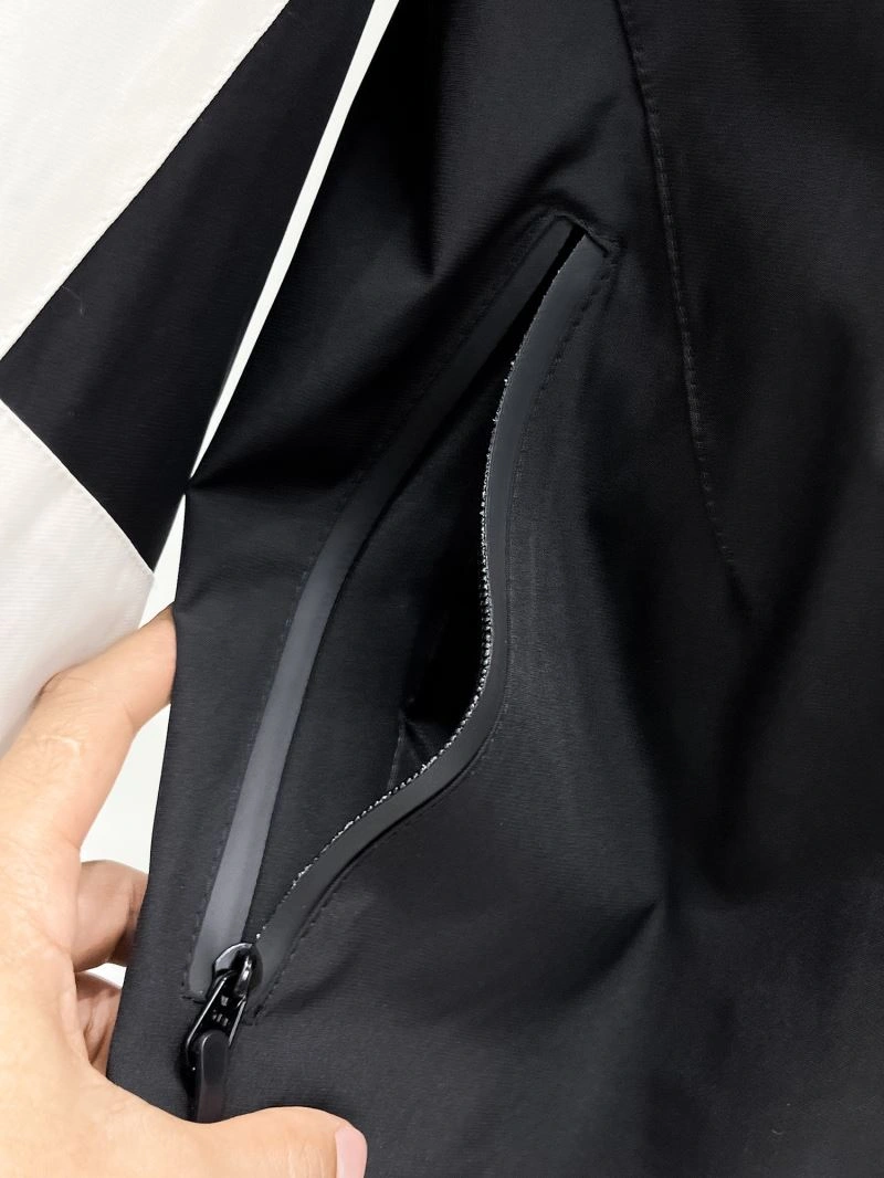 Arcteryx Outwear Contemporary 159856