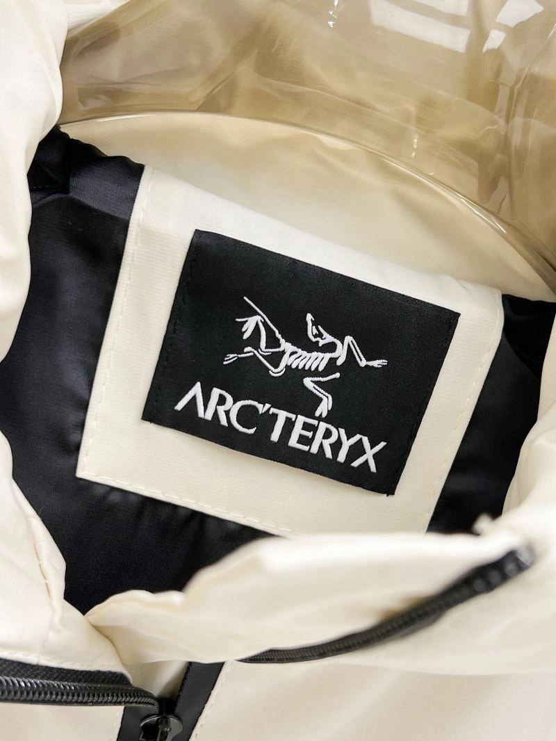 Arcteryx Outwear Contemporary 159856