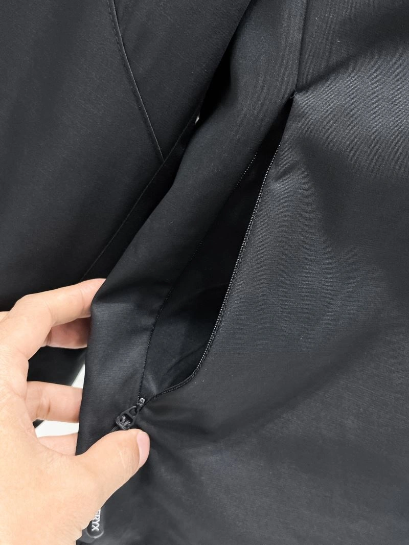 WellDesigned Arcteryx Outwear 159865