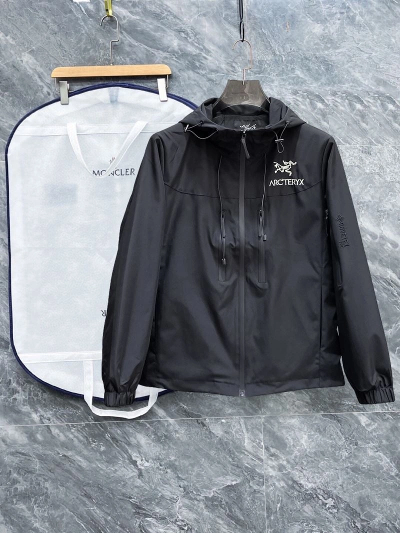 Arcteryx Outwear Sporty 159824