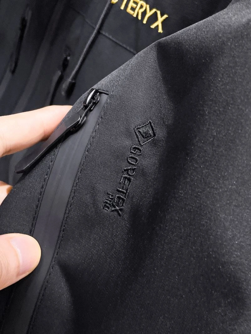 Arcteryx Outwear Breathable 159817
