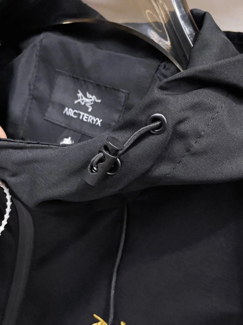 Arcteryx Outwear Breathable 159817