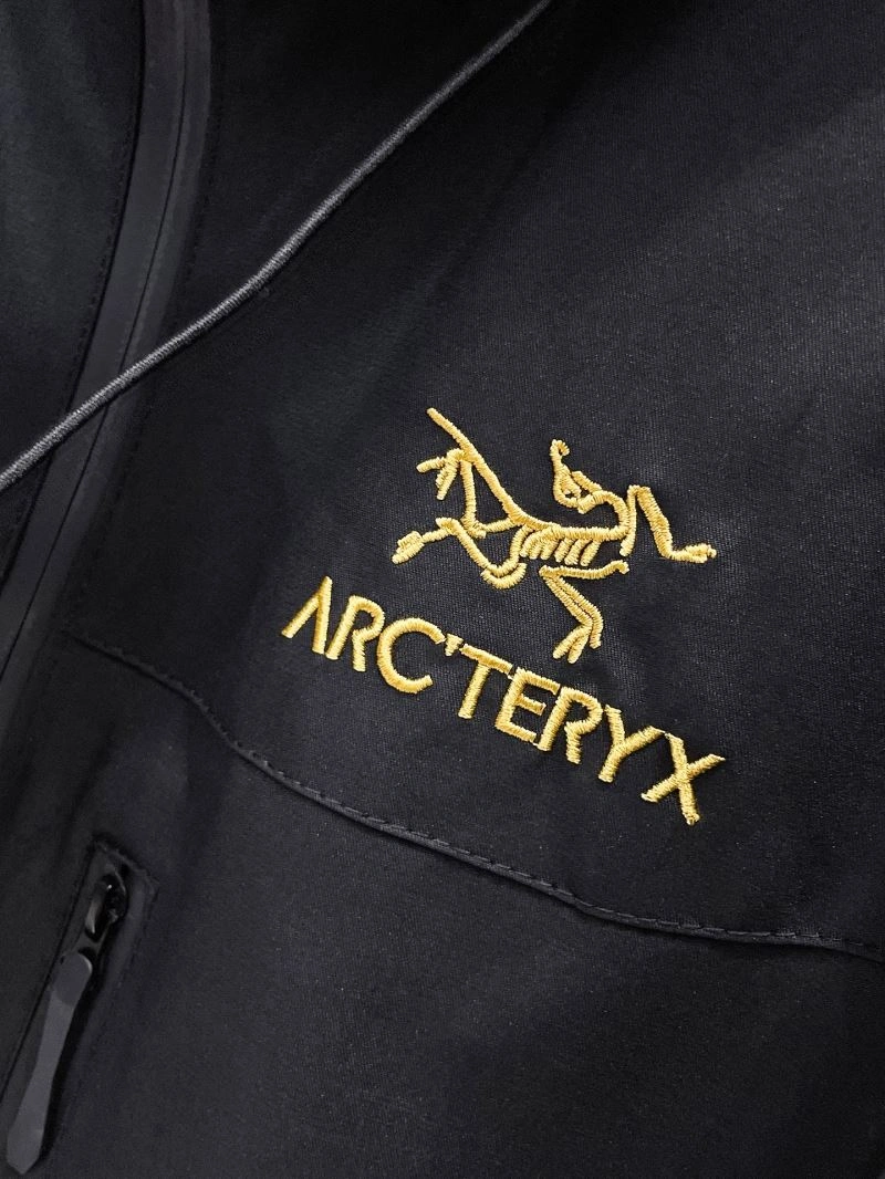 Arcteryx Outwear Breathable 159817