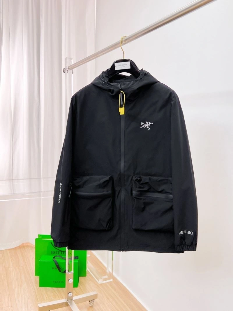 Arcteryx Outwear Sporty 158866