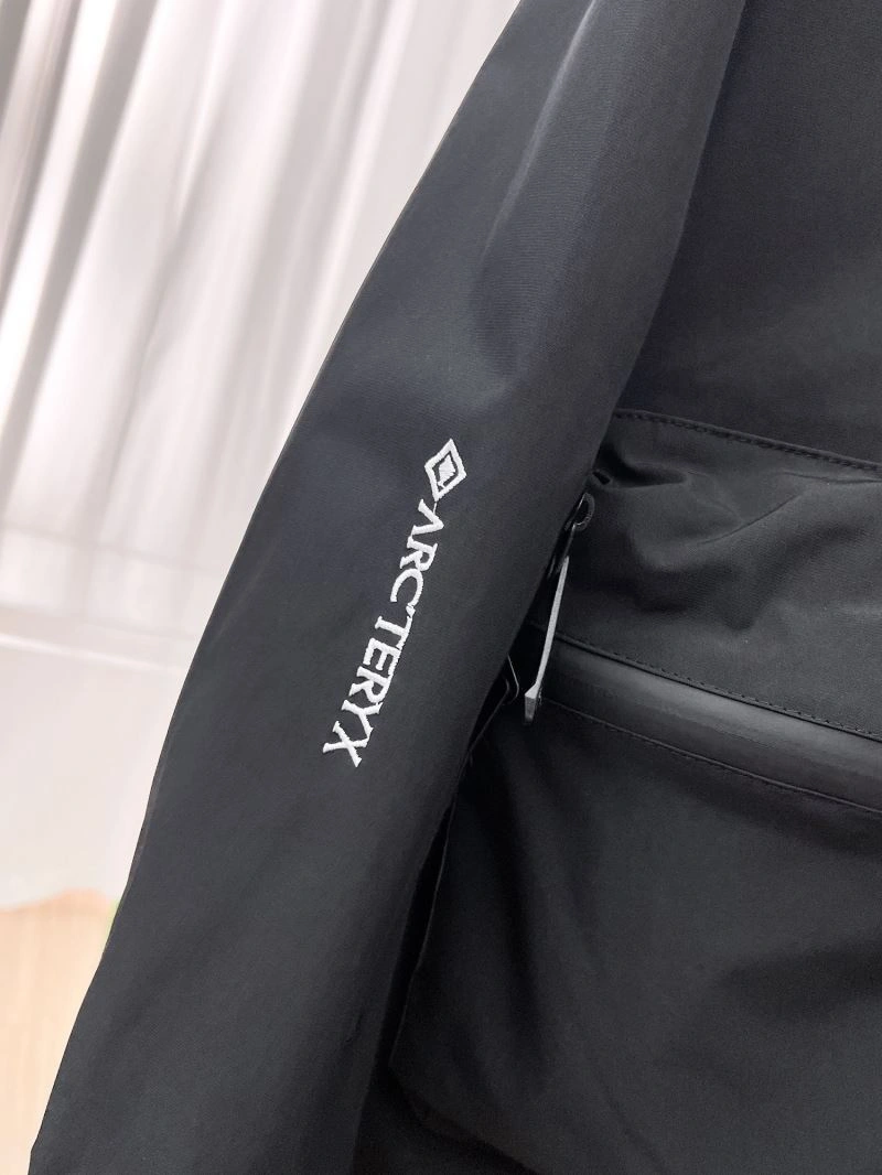 Arcteryx Outwear Sporty 158866