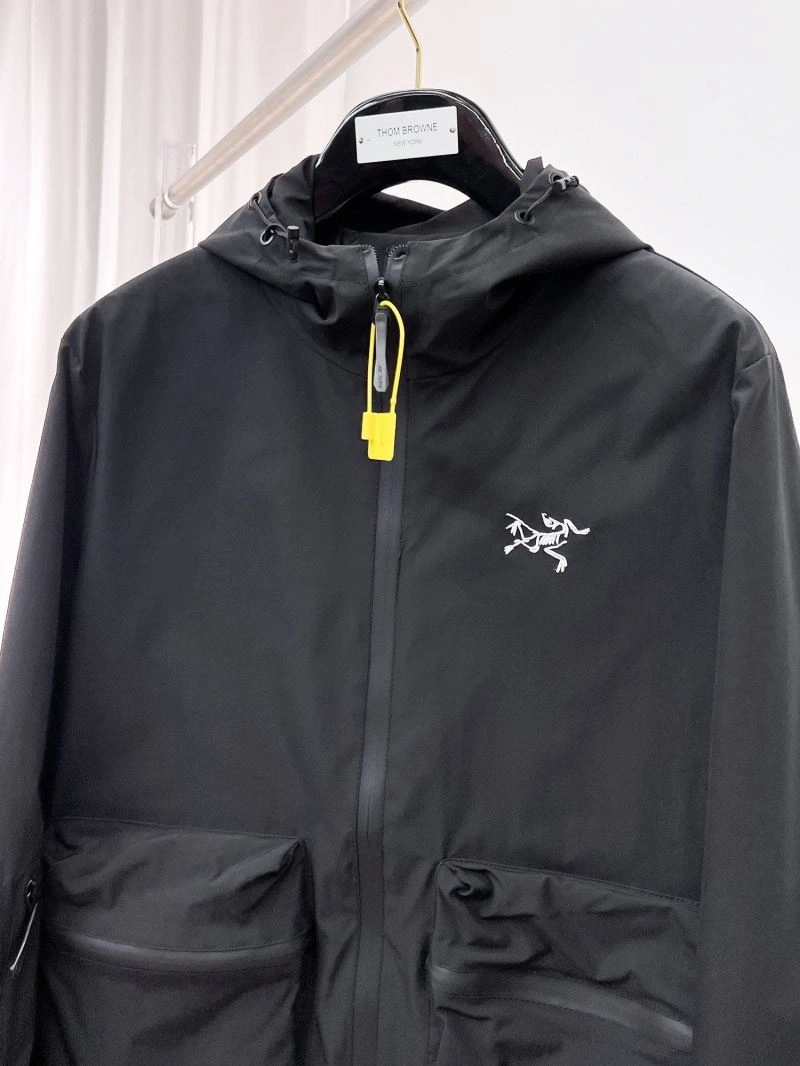 Arcteryx Outwear Sporty 158866
