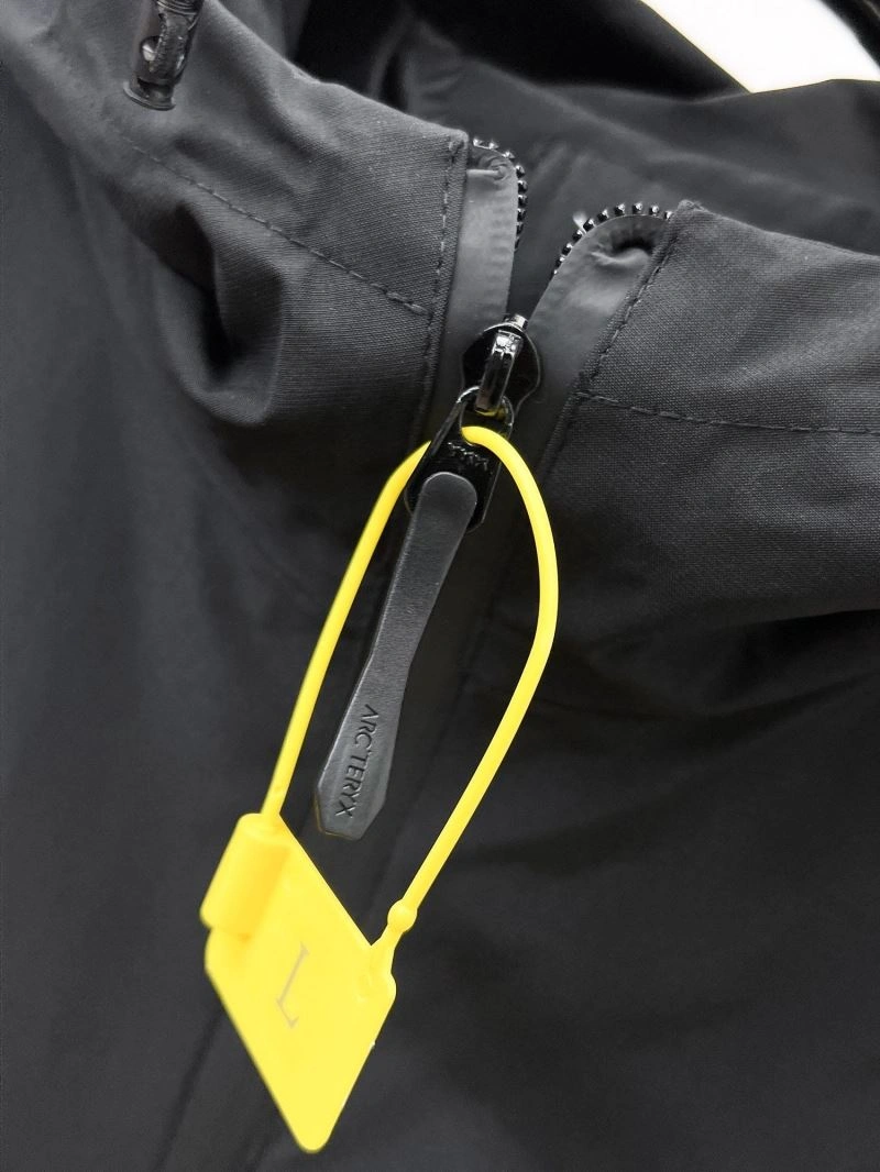 Arcteryx Outwear Sporty 158866