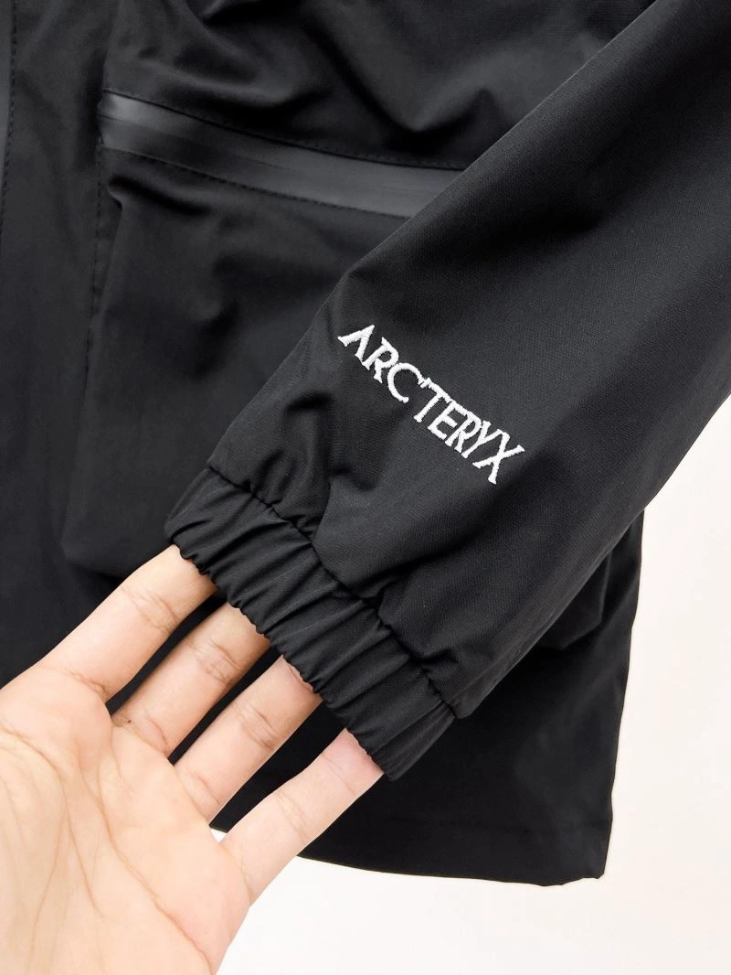 Arcteryx Outwear Sporty 158866