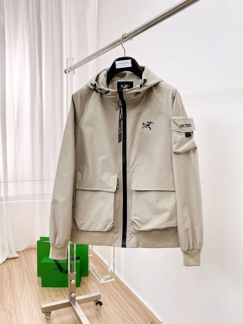 Minimalist Arcteryx Outwear 158826