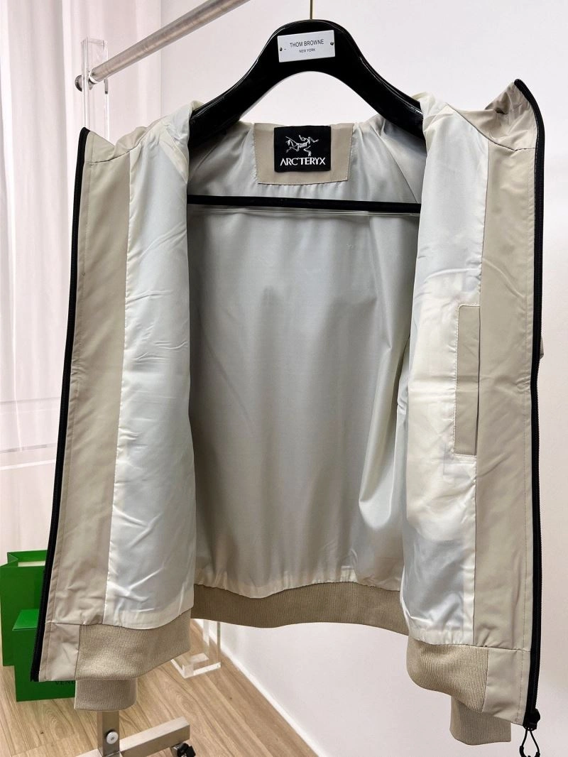 Minimalist Arcteryx Outwear 158826