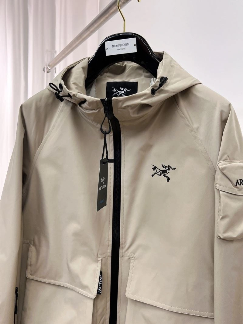 Minimalist Arcteryx Outwear 158826