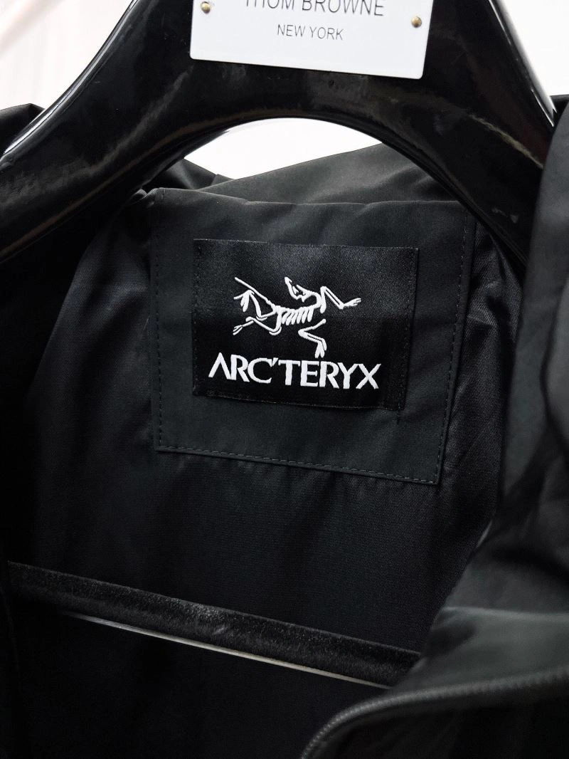 Arcteryx Outwear Minimalist 158820