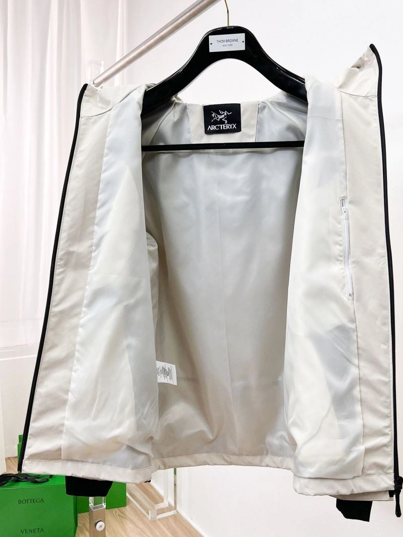 Arcteryx Outwear WrinkleFree 158850