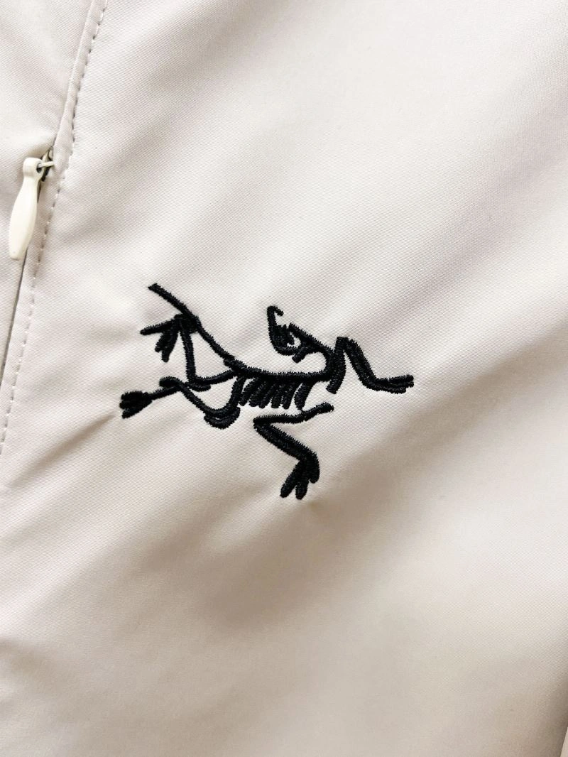 Arcteryx Outwear WrinkleFree 158850
