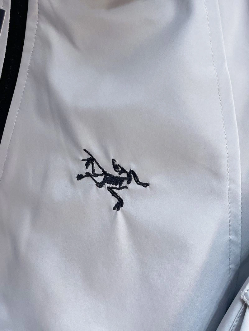 Trendsetting Arcteryx Outwear 158847