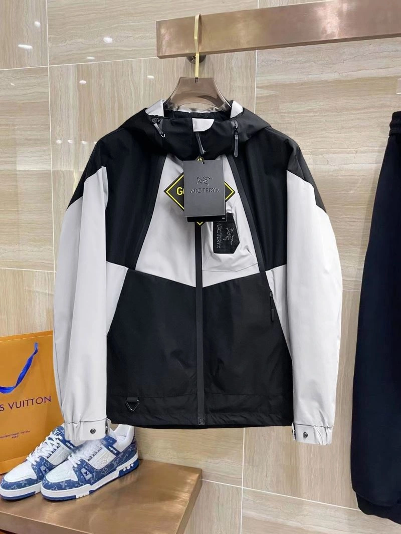 Arcteryx Outwear Supportive 158807