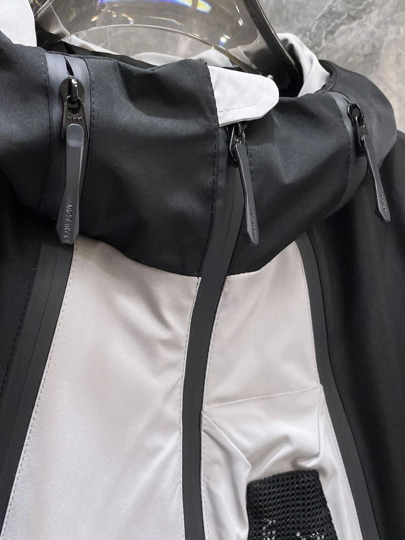 Arcteryx Outwear Supportive 158807