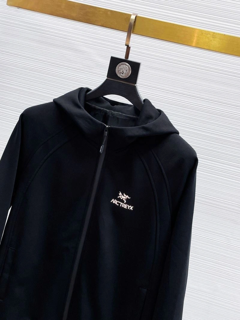 ModernLook Arcteryx Outwear 158786
