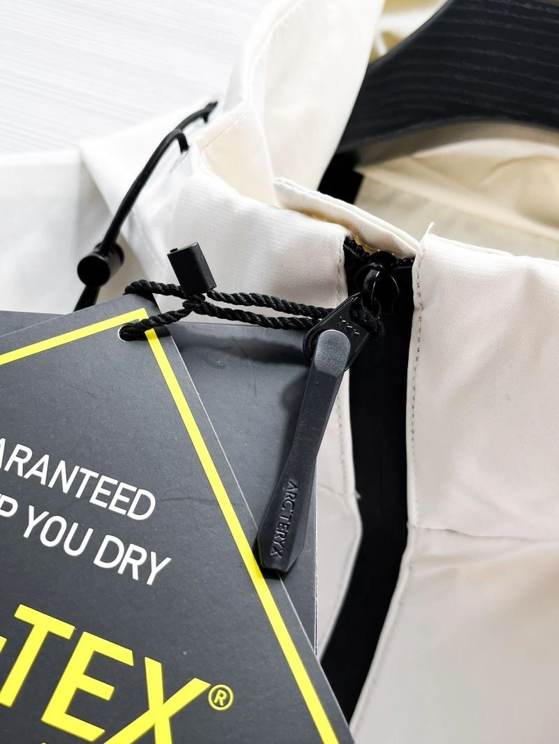 Sleek Arcteryx Outwear 158817