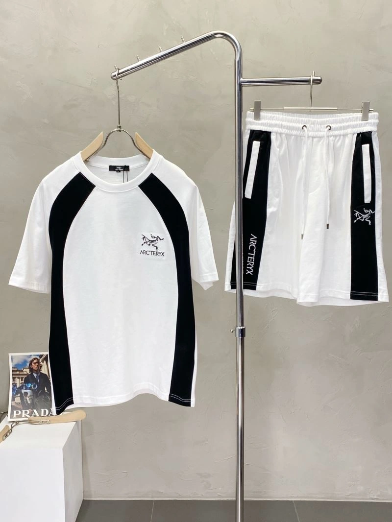 Trendsetting Arcteryx Short Suits 159805