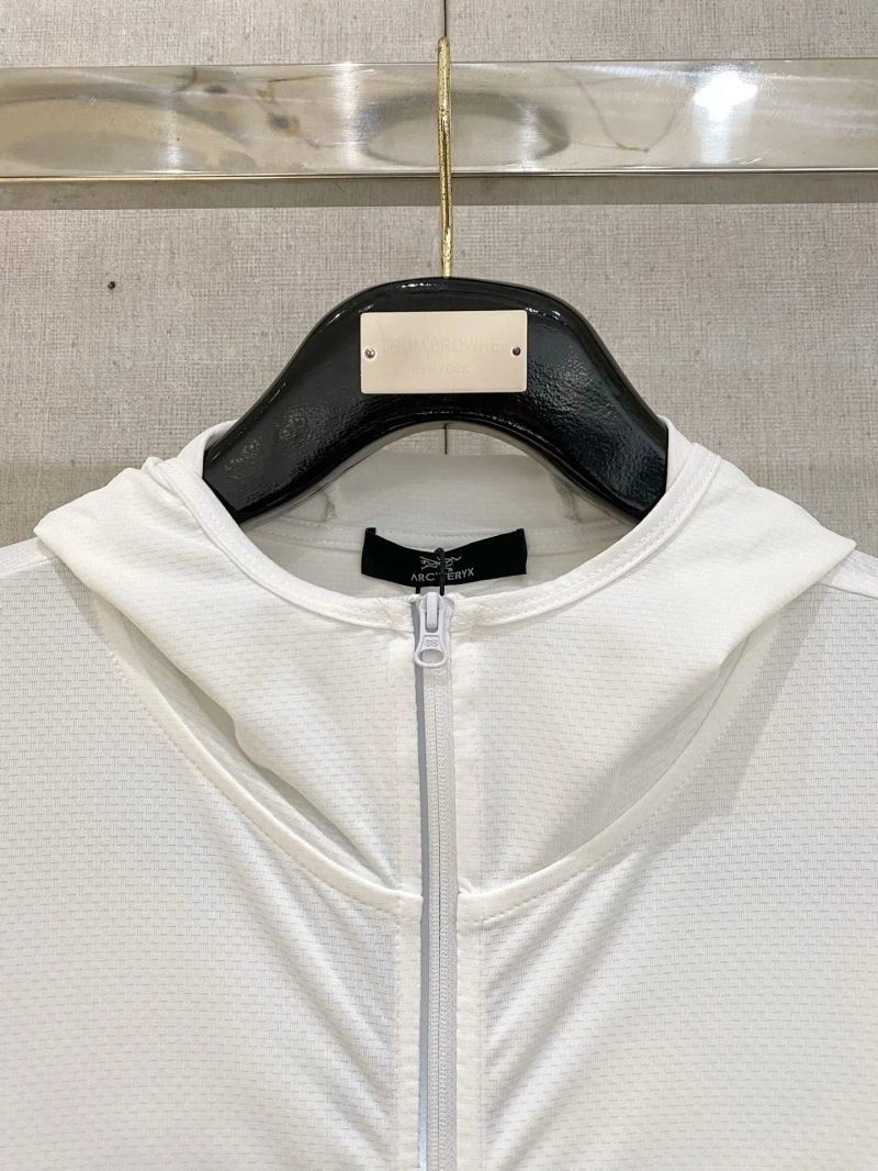 Resilient Arcteryx Sunscreen Jacket 162051