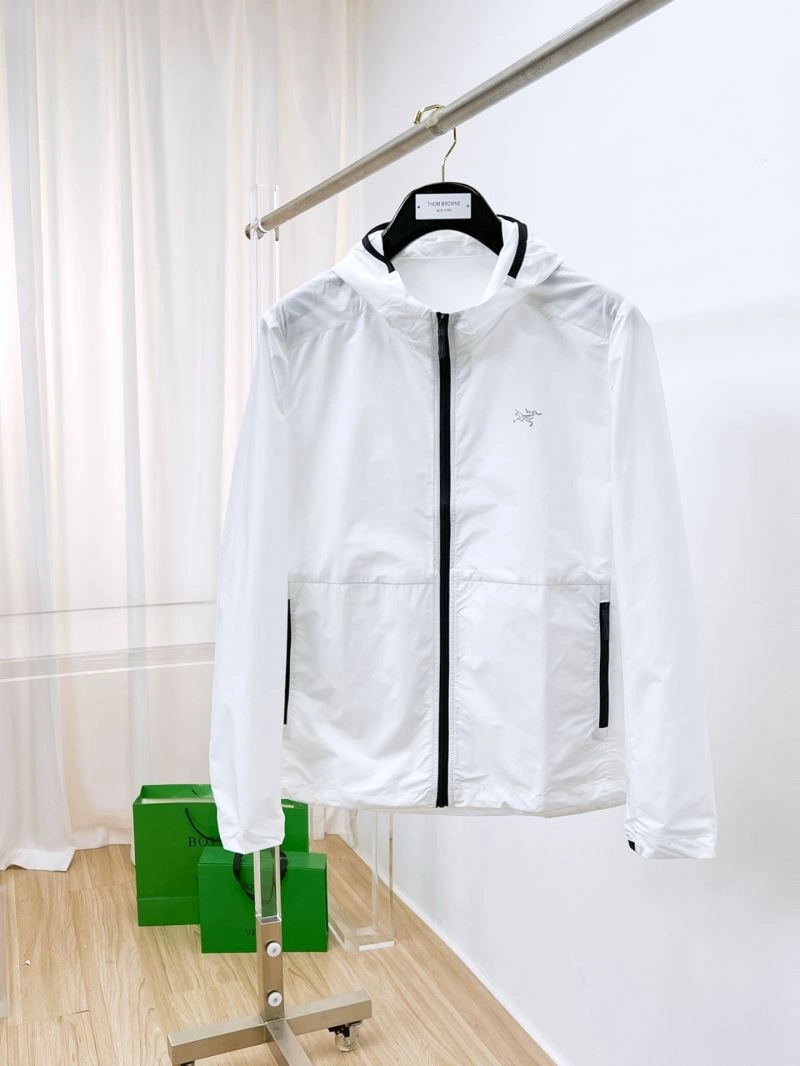 Lightweight Arcteryx Sunscreen Jacket 162047