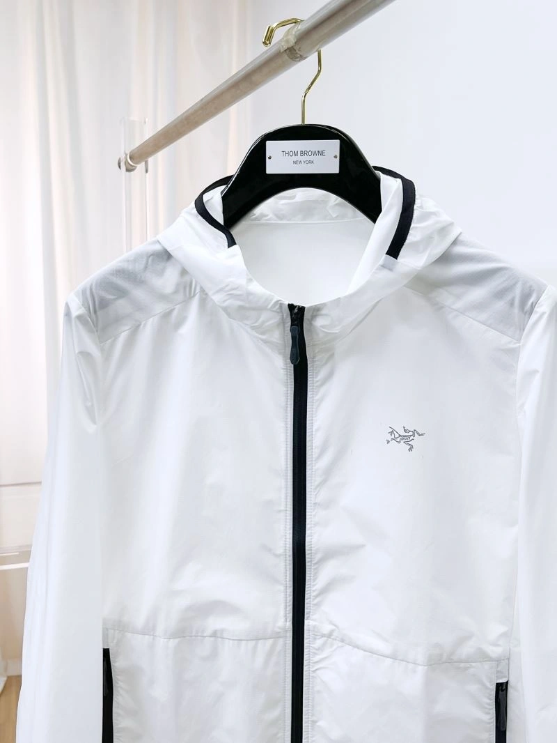 Lightweight Arcteryx Sunscreen Jacket 162047