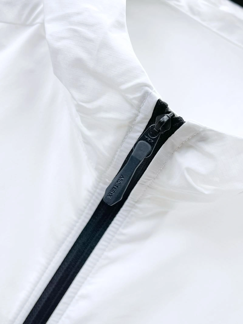 Lightweight Arcteryx Sunscreen Jacket 162047