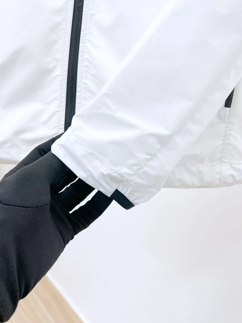 Lightweight Arcteryx Sunscreen Jacket 162047