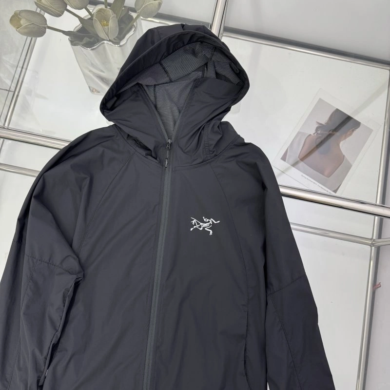 Versatile Arcteryx Sunscreen Jacket 157096