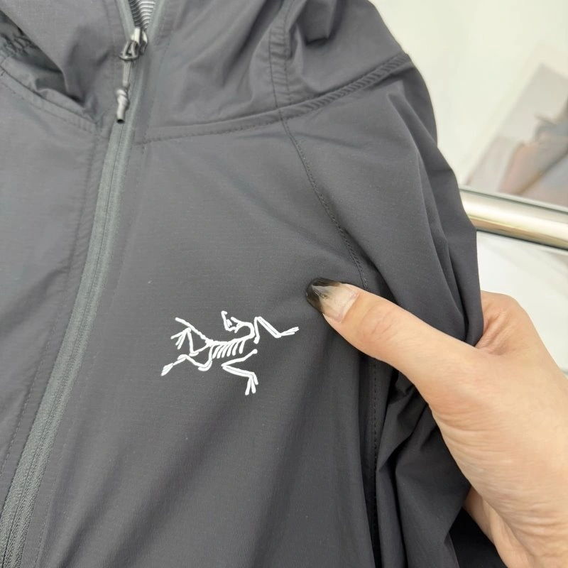 Versatile Arcteryx Sunscreen Jacket 157096